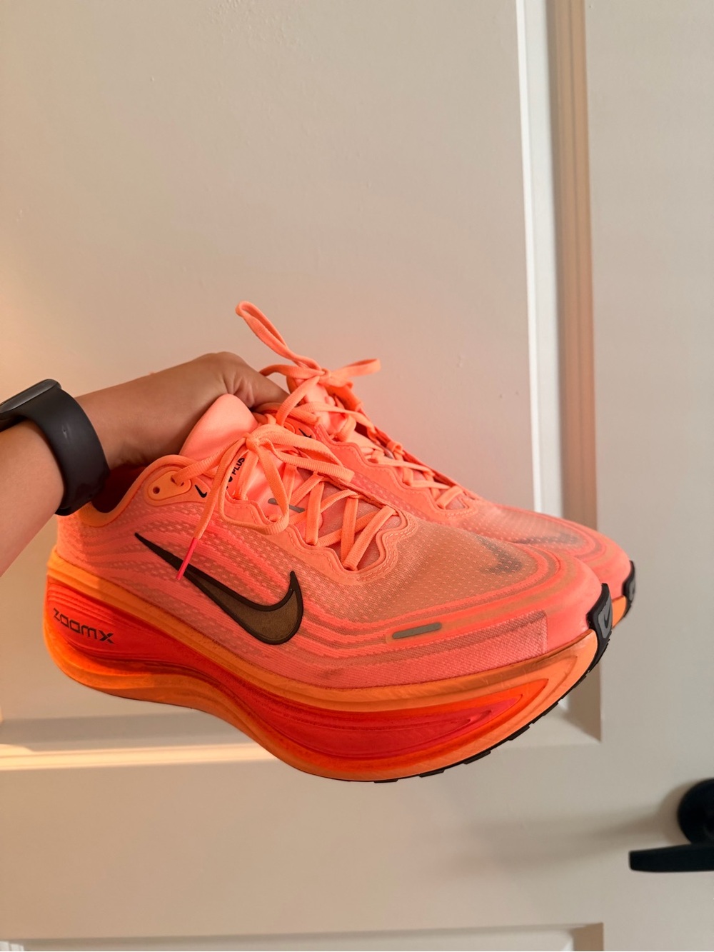 Nike Vomero Plus - Mens Orange